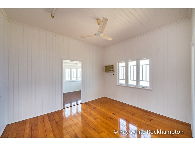 113 Livingstone Street, Berserker QLD 4701