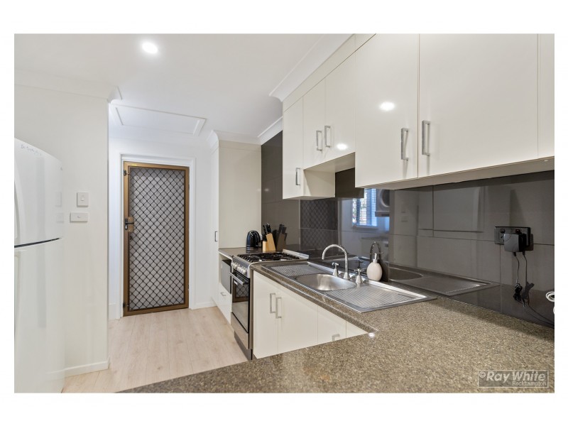 5/223 Denham Street, The Range QLD 4700