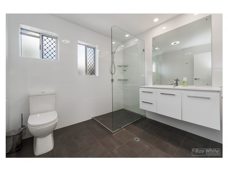 5/223 Denham Street, The Range QLD 4700