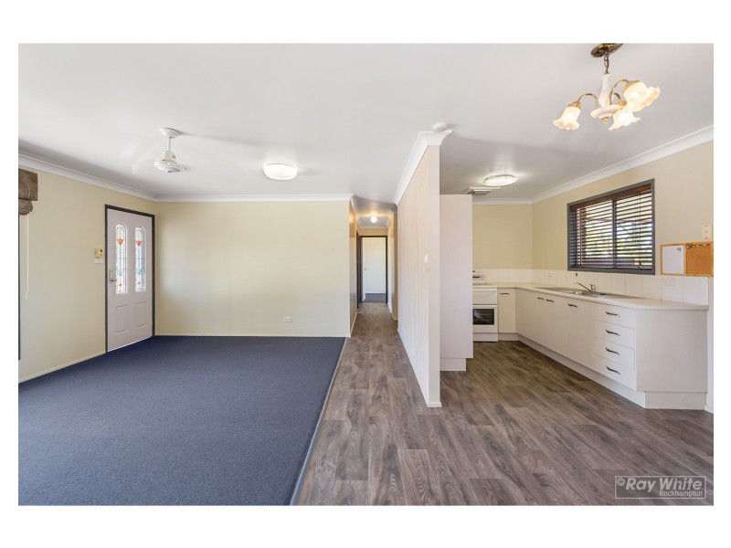 6 Mathias Place, Kawana QLD 4701