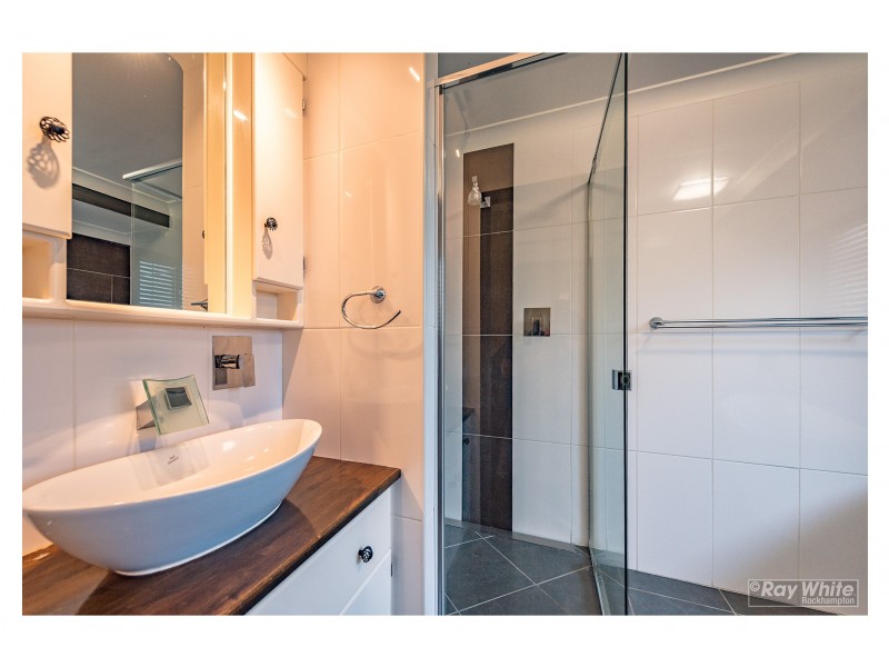 6 Mathias Place, Kawana QLD 4701