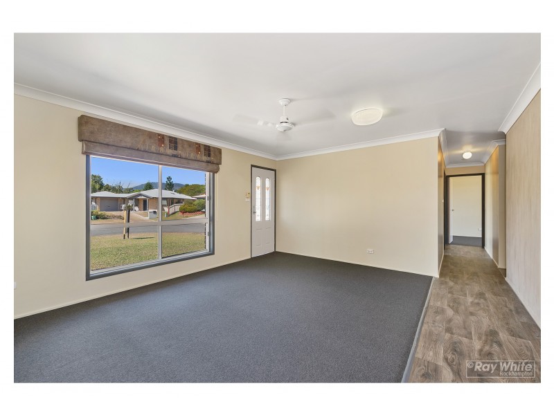 6 Mathias Place, Kawana QLD 4701