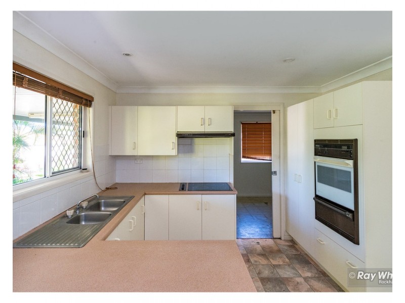 26 Hutcheon Street, Kawana QLD 4701