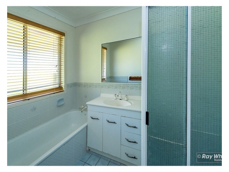 26 Hutcheon Street, Kawana QLD 4701