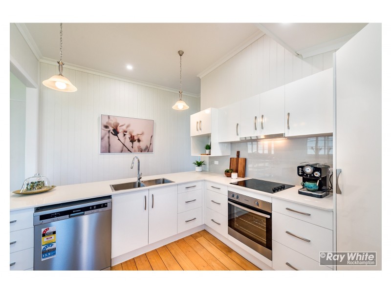 3 Queen Street, The Range QLD 4700