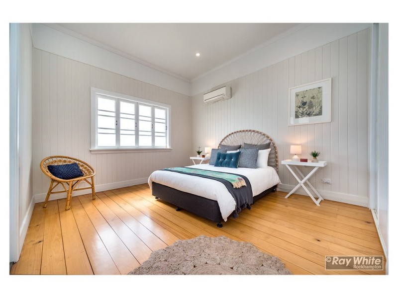 3 Queen Street, The Range QLD 4700