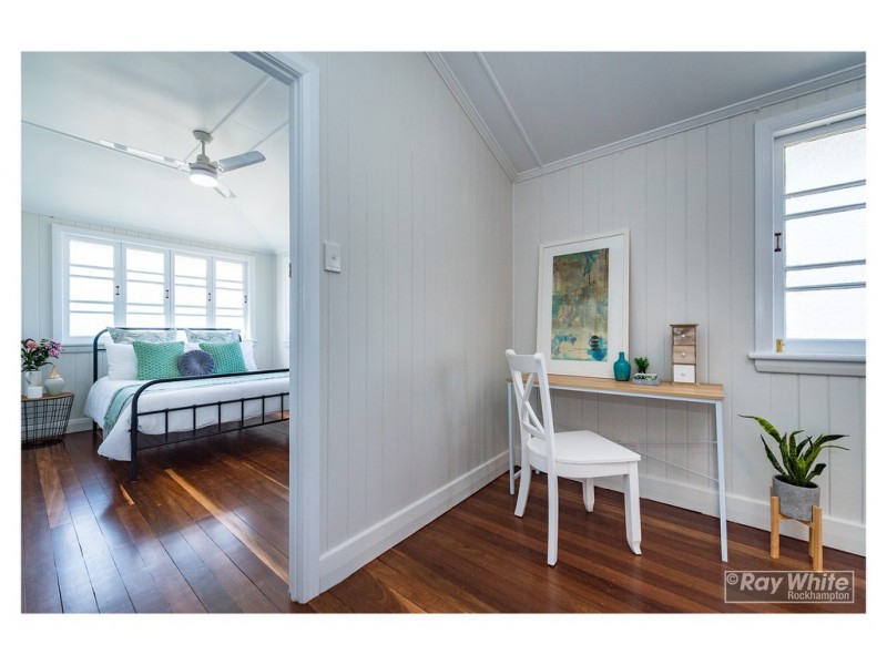3 Queen Street, The Range QLD 4700
