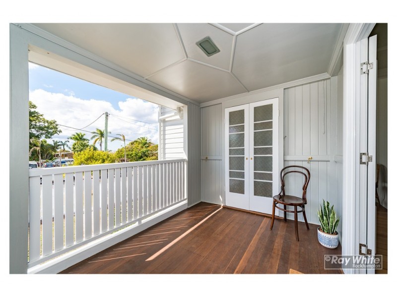 3 Queen Street, The Range QLD 4700