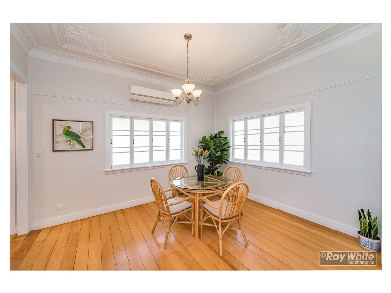 3 Queen Street, The Range QLD 4700