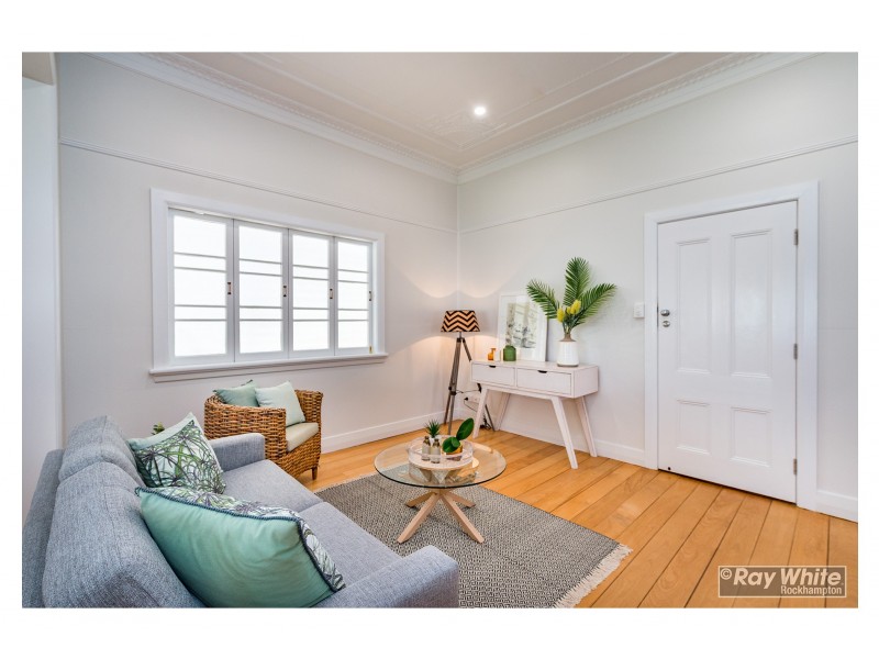 3 Queen Street, The Range QLD 4700