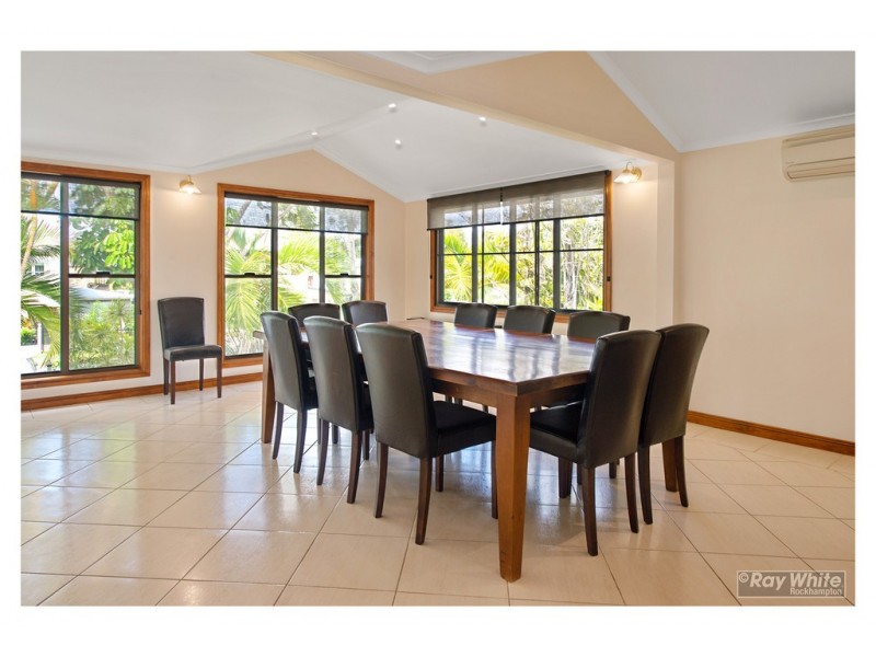 72 Davis Street, The Range QLD 4700