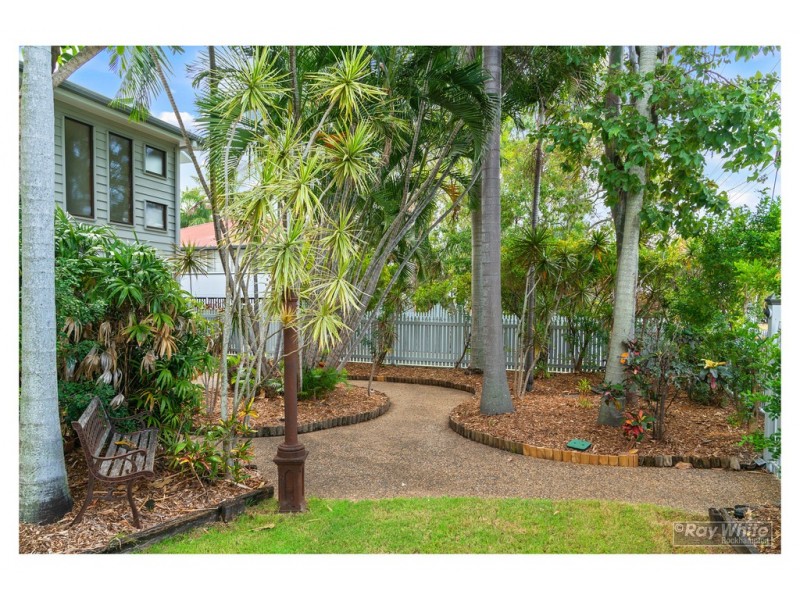 72 Davis Street, The Range QLD 4700