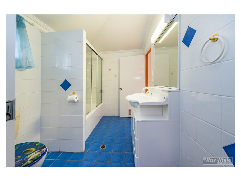72 Davis Street, The Range QLD 4700