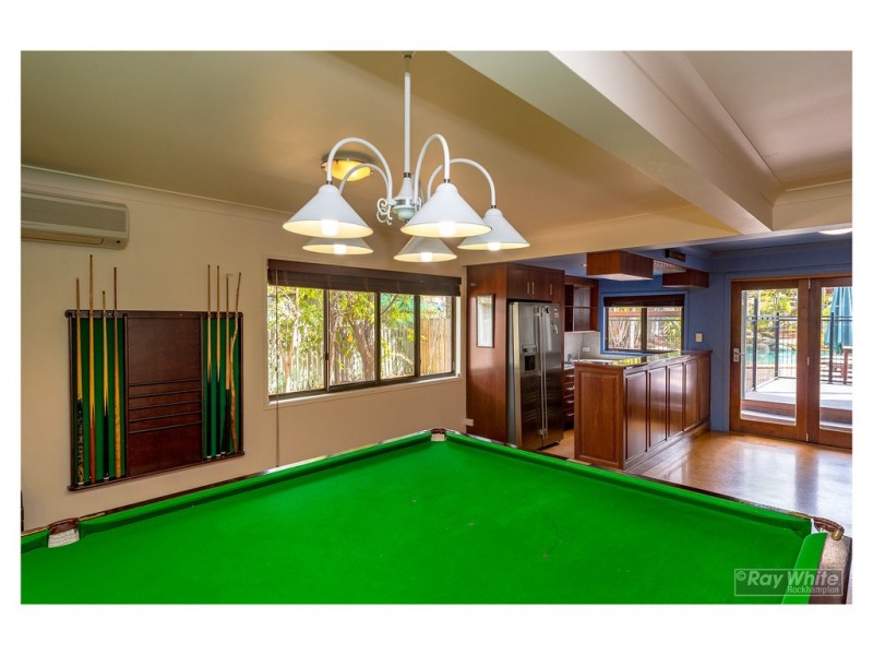 72 Davis Street, The Range QLD 4700