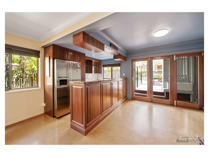 72 Davis Street, The Range QLD 4700