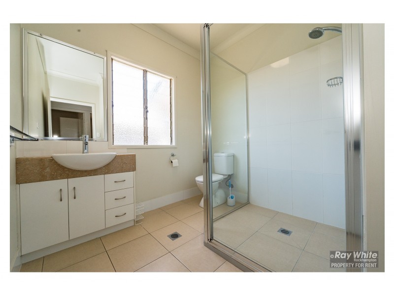 5b Dowling Street, Park Avenue QLD 4701