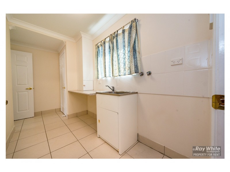 21 Booker Street, Park Avenue QLD 4701