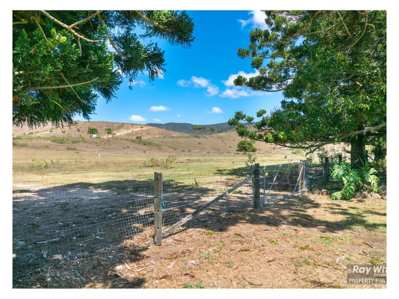 19 Wood Street, Mount Chalmers QLD 4702