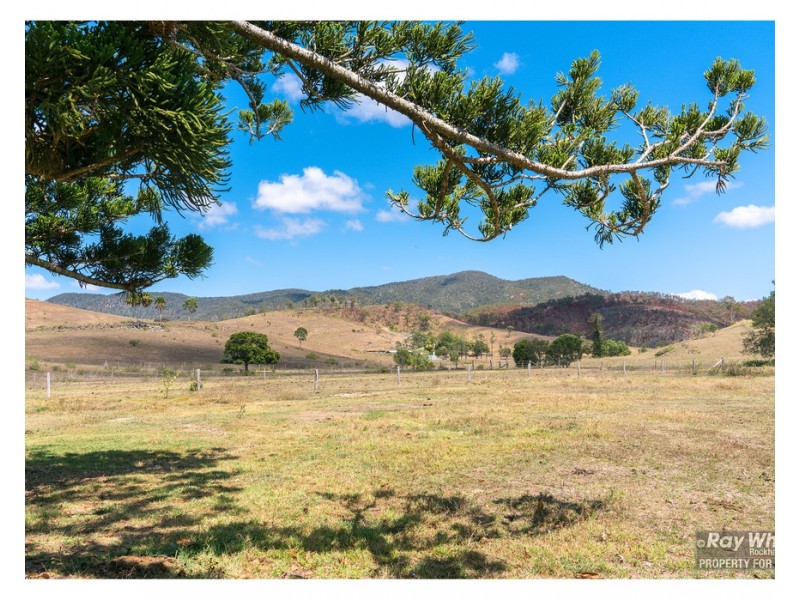 19 Wood Street, Mount Chalmers QLD 4702