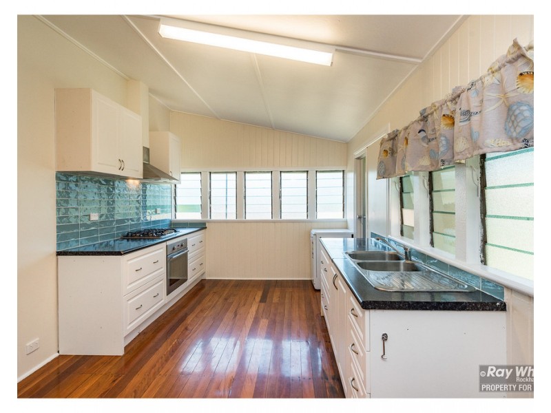 19 Wood Street, Mount Chalmers QLD 4702