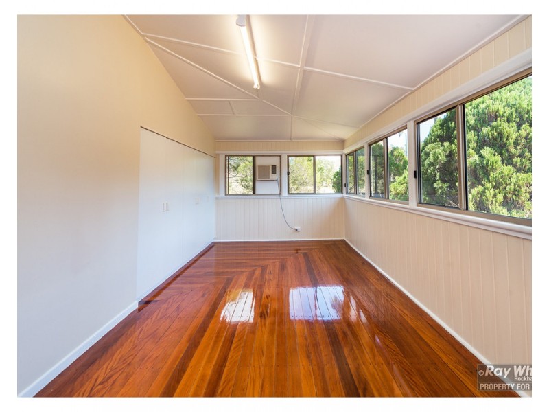 19 Wood Street, Mount Chalmers QLD 4702