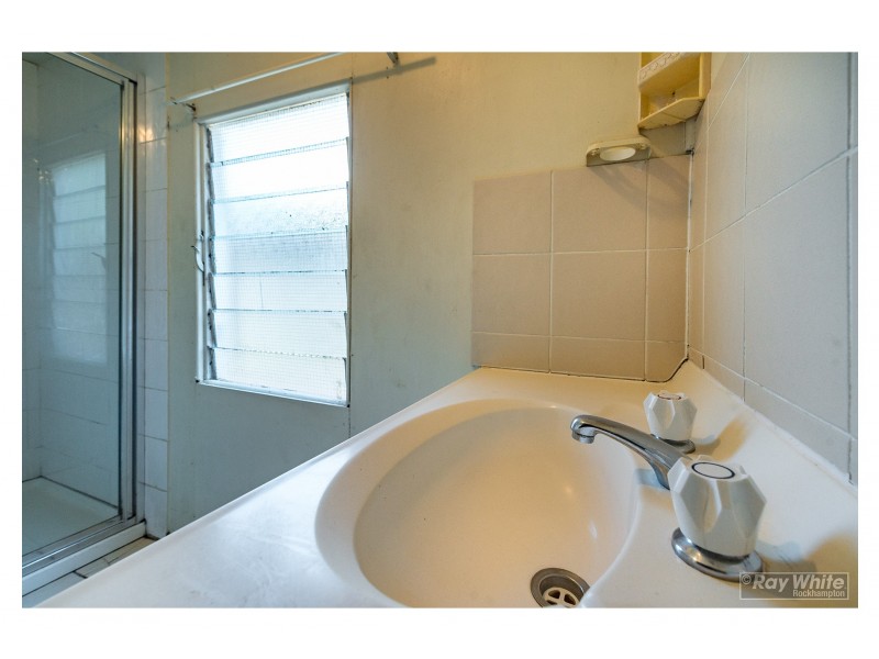 12 Ross Street, Allenstown QLD 4700