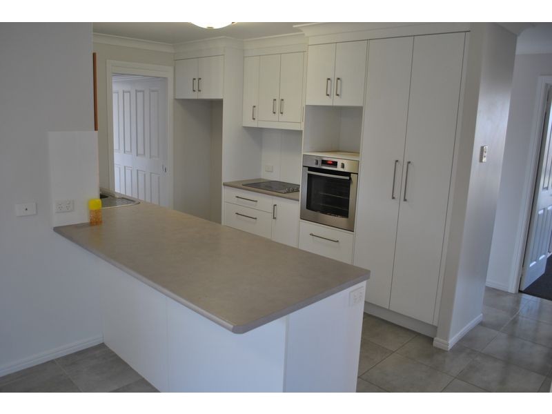 24 Burke and Wills Drive, Gracemere QLD 4702