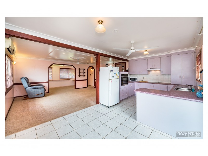 55 Gray Street, Park Avenue QLD 4701