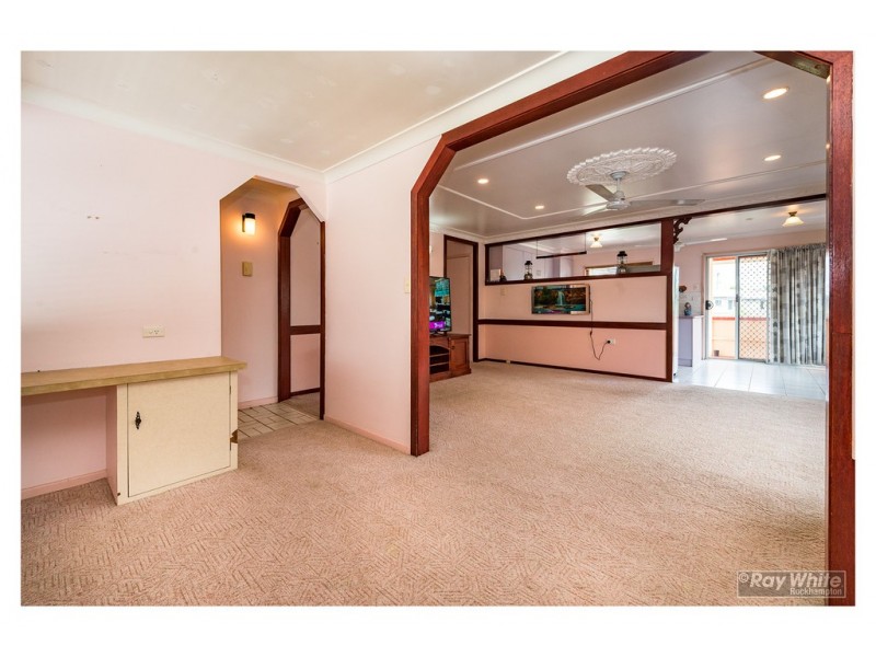 55 Gray Street, Park Avenue QLD 4701