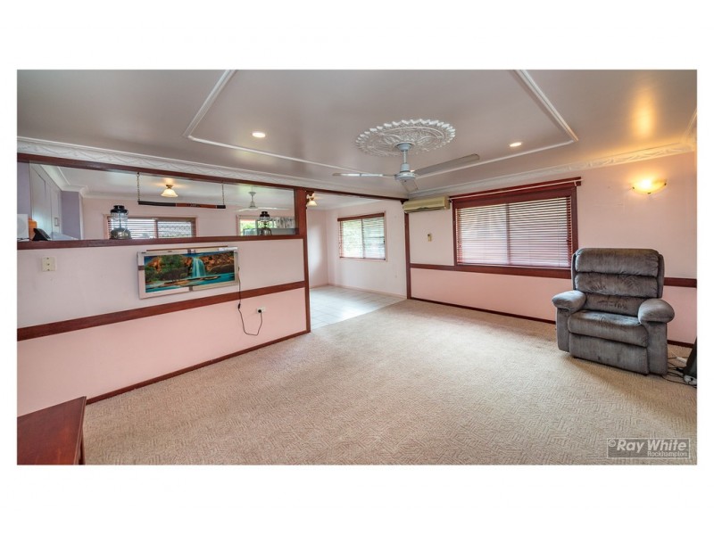 55 Gray Street, Park Avenue QLD 4701