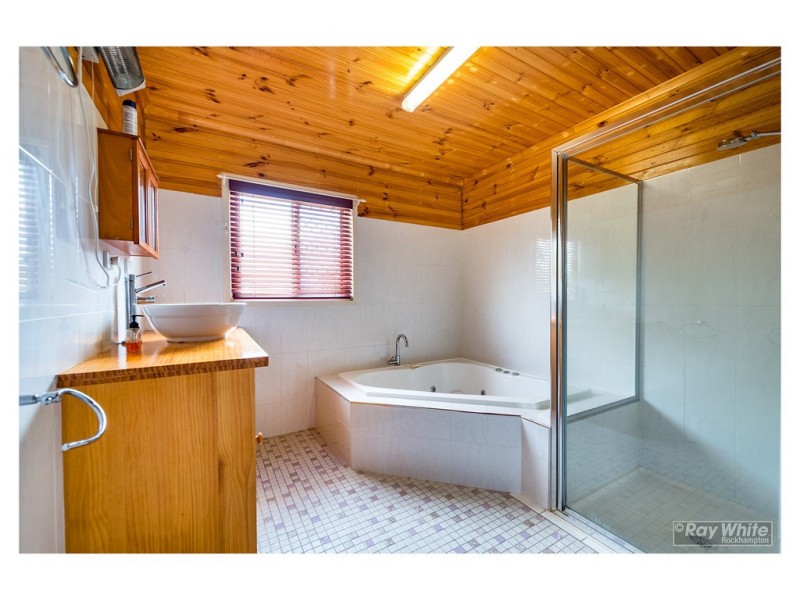 55 Gray Street, Park Avenue QLD 4701