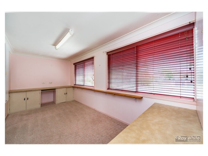 55 Gray Street, Park Avenue QLD 4701