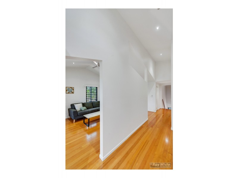 22 Crick Street, Kawana QLD 4701
