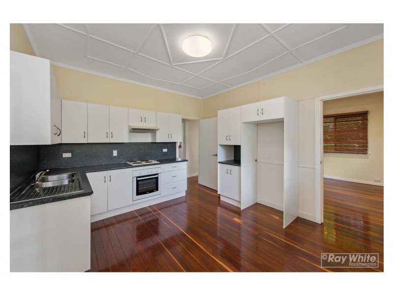 90 Main Street, Park Avenue QLD 4701