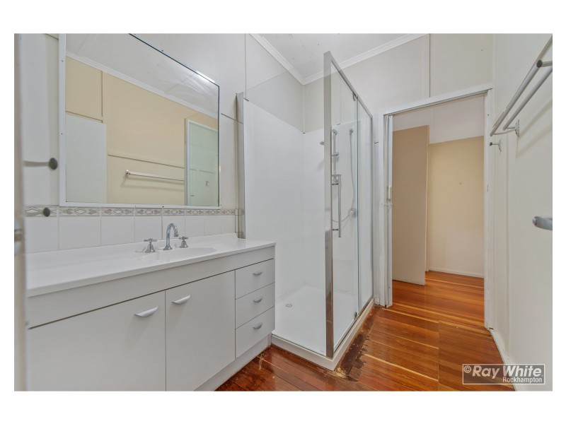 90 Main Street, Park Avenue QLD 4701