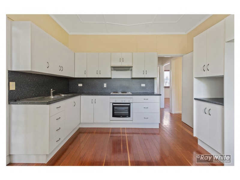 90 Main Street, Park Avenue QLD 4701