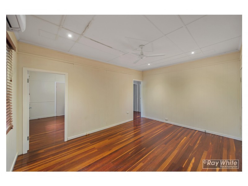 90 Main Street, Park Avenue QLD 4701