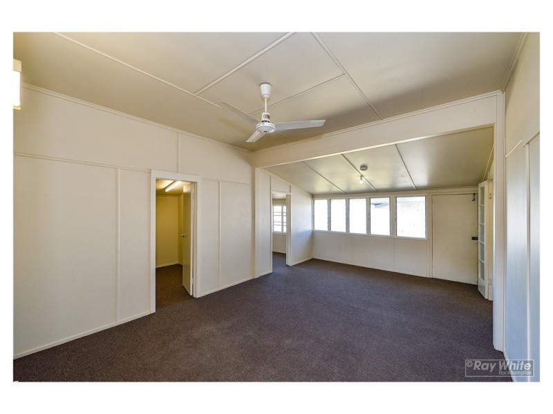 64 Main Street, Park Avenue QLD 4701