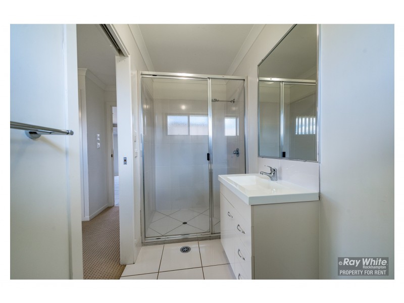 24 John Oxley Drive, Gracemere QLD 4702