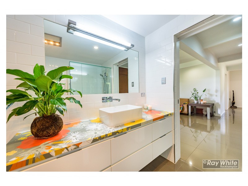 31 Queen Street, The Range QLD 4700