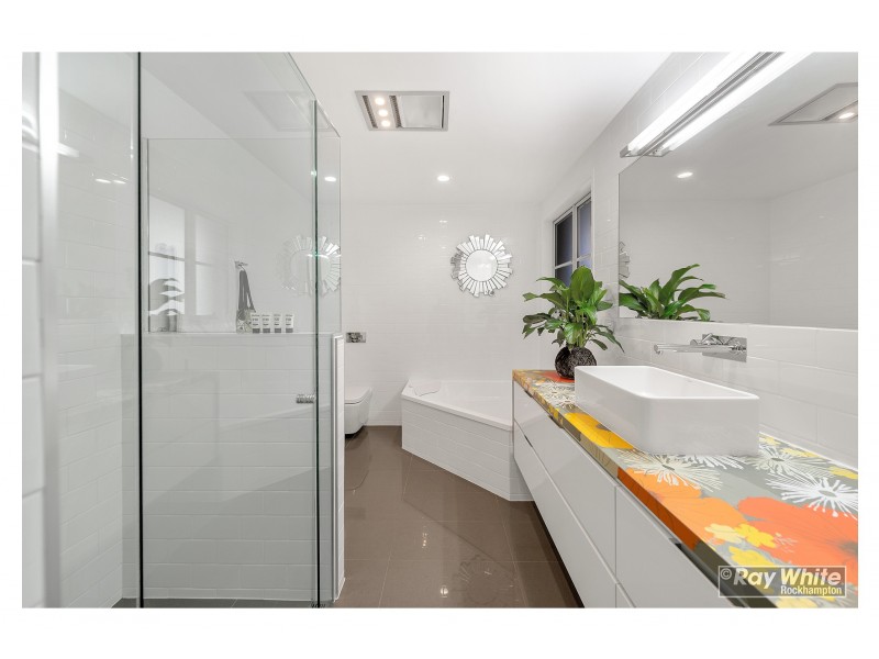 31 Queen Street, The Range QLD 4700