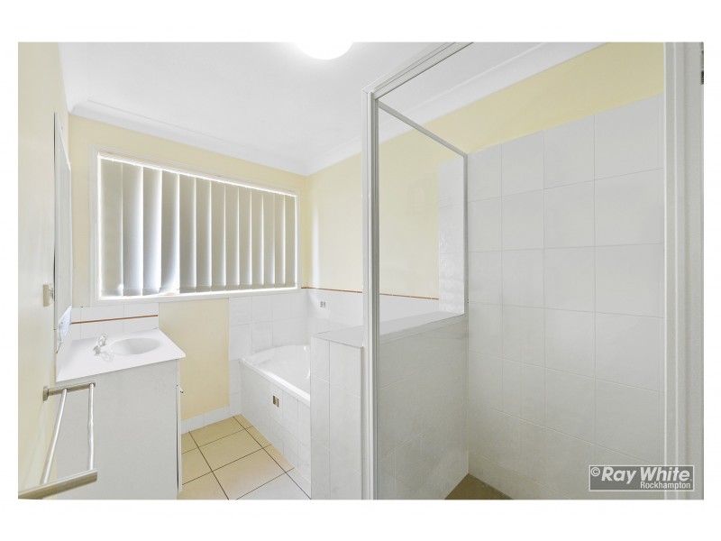 12 Riley Drive, Gracemere QLD 4702