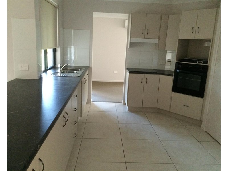 5 Flinders Court, Gracemere QLD 4702