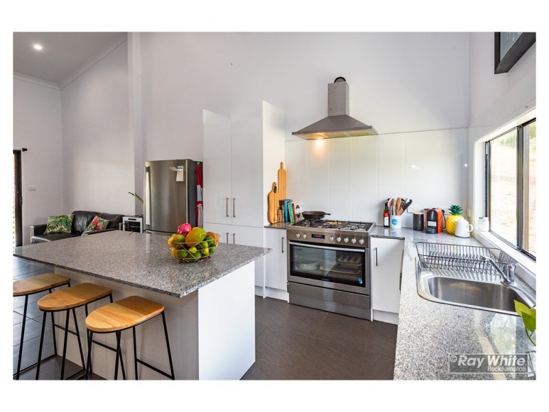 124 Fons Drive, Glendale QLD 4711