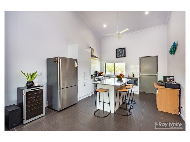 124 Fons Drive, Glendale QLD 4711