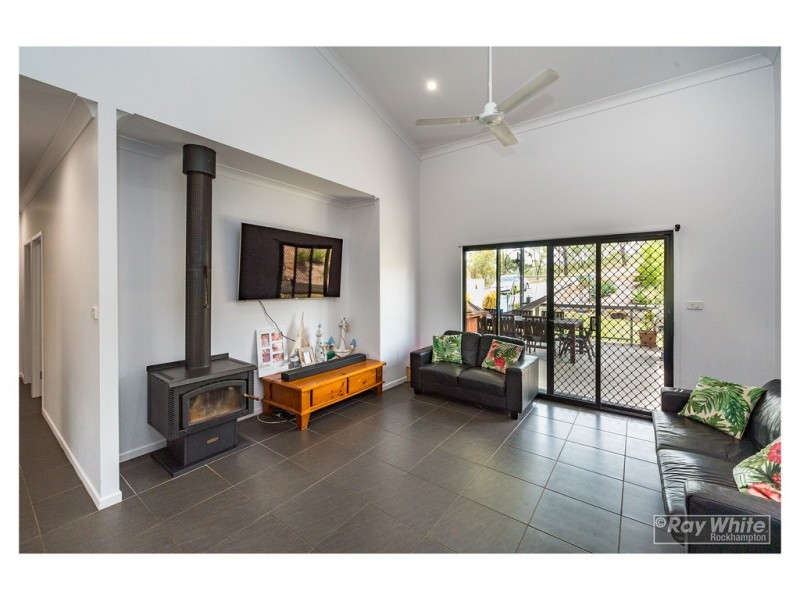 124 Fons Drive, Glendale QLD 4711