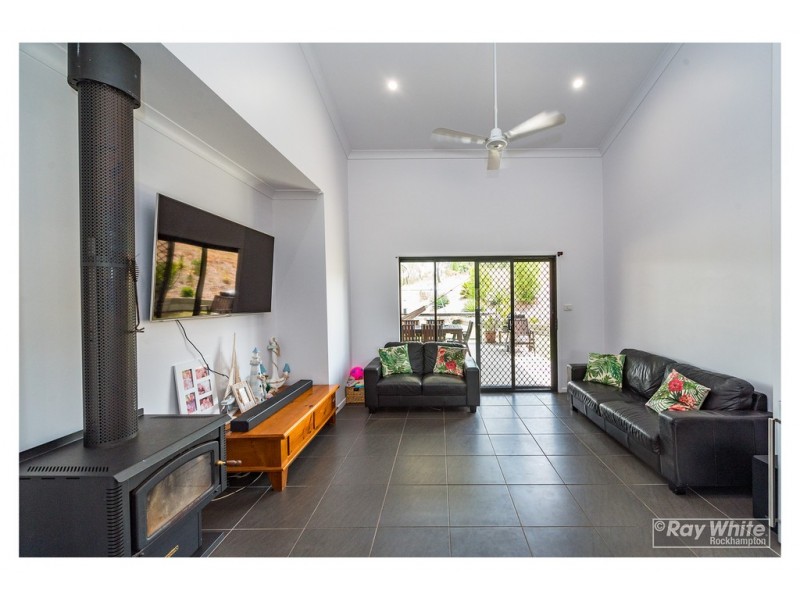 124 Fons Drive, Glendale QLD 4711