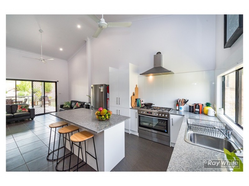 124 Fons Drive, Glendale QLD 4711