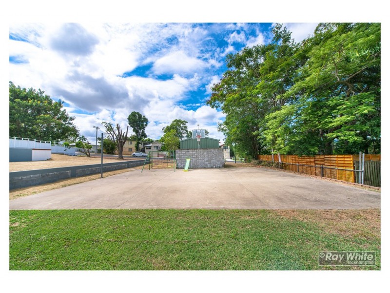 4 Elgin Street, The Range QLD 4700