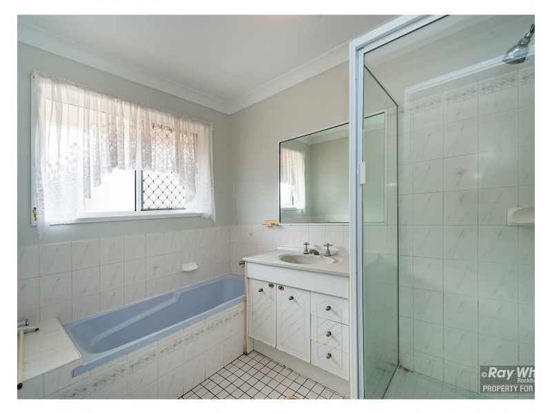 2 Lorraine Court, Gracemere QLD 4702